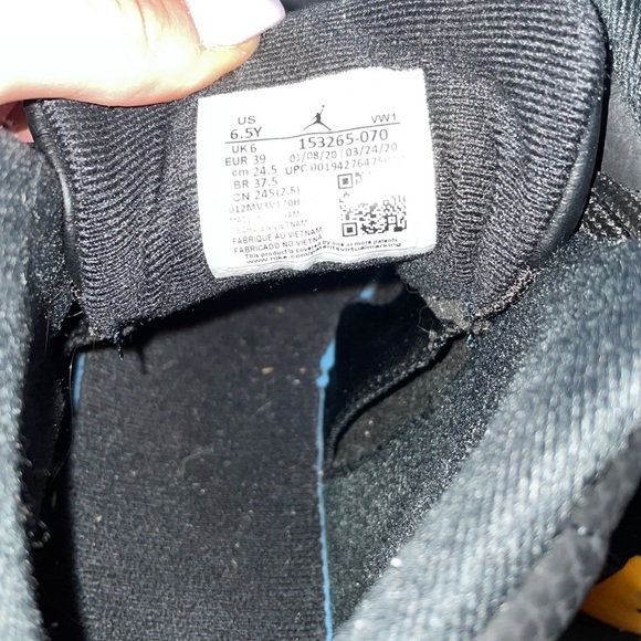 Jordan Retro 12 Reverse Taxis - Picture 5 of 6